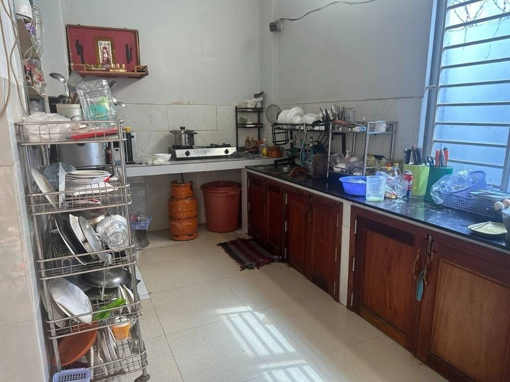 $415,000 Vila