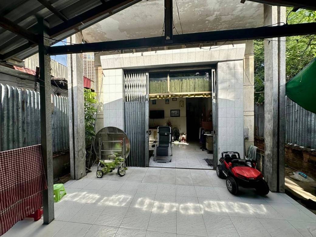 House and lot For Sale in Daun Penh $370,000