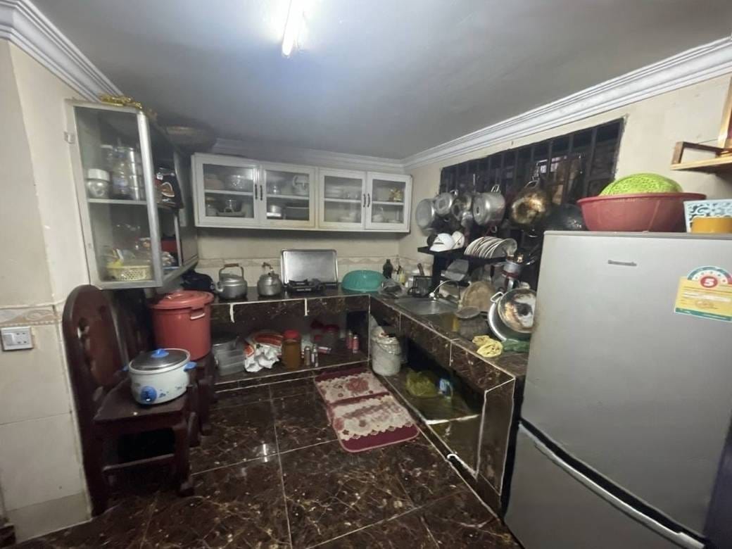 320 sqm Living Size Řadový dům Na prodej in Samraong Tong