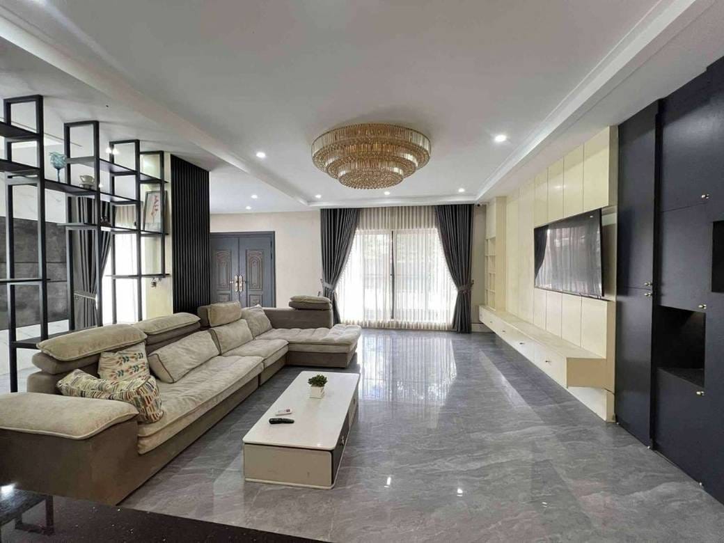 108 sqm Living Size Vila Na prodej in Chbar Ampov