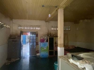 221 sqm Living Size House and lot Na prodej in Chbar Mon