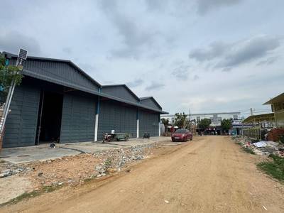 198 sqm Land Size Sklad K pronájmu