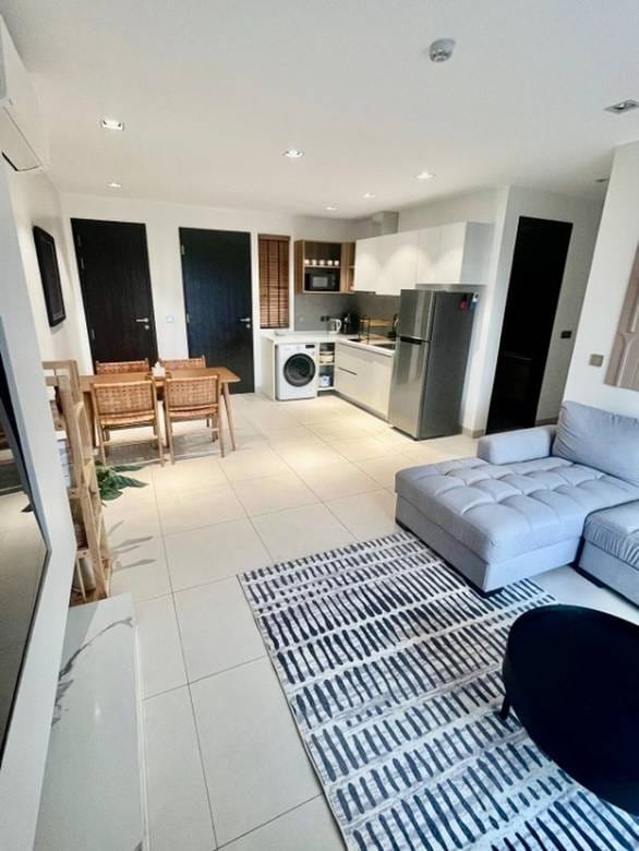 Rose Apple Square | 2 Bedrooms Condo Na prodej for $225,000