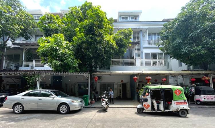 ផ្ទះជាប់គ្នា For Sale & Rent នៅ Nirouth, Chbar Ampov, Phnom Penh