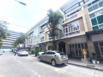 Borey Peng Huoth: The Star Platinum Polaris​ I | $800 Shophouse
