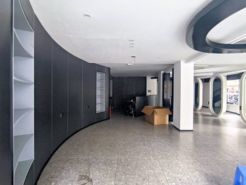 600 sqm Living Size CommercialShophouse K pronájmu in Boeng Keng Kang