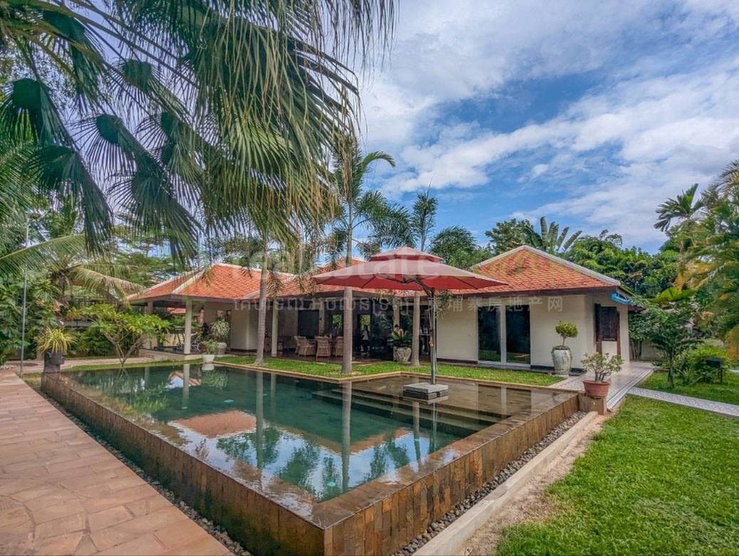 $2,200 Villa