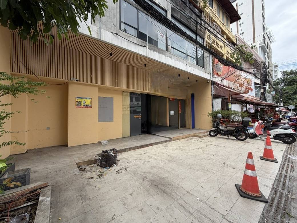 $3,500 CommercialShophouse