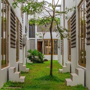 $110,000 Vila