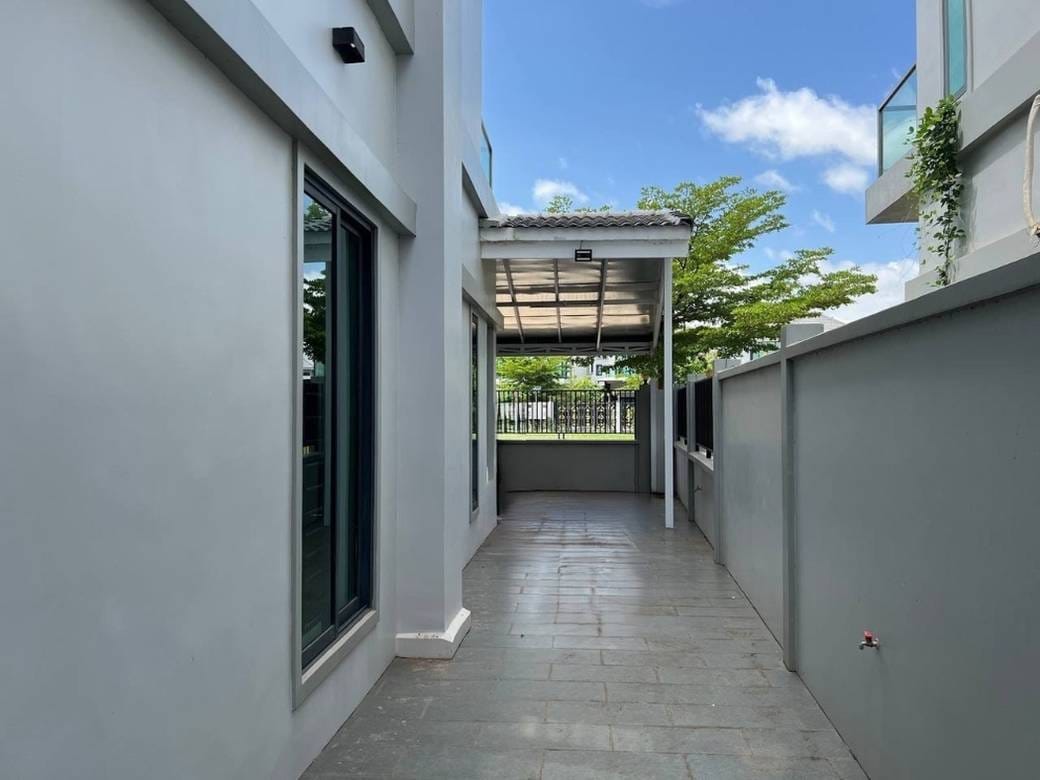 $180,000 Vila