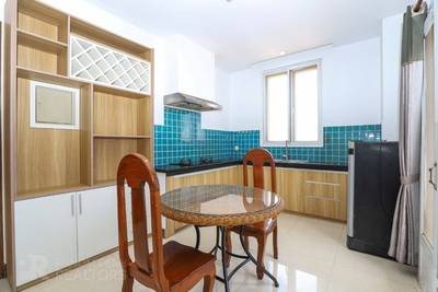 75 sqm Living Size Apartment For Rent in Chamkarmon