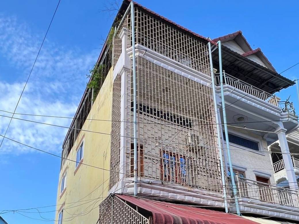 Corner Flat House for Sale Urgent