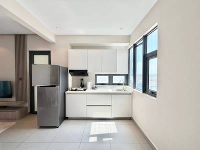 Urban Village Phase 2 | Condo Meublé For Sale & Rent