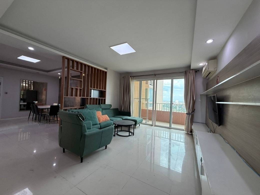132.71 sqm Living Size Condo Na prodej in Chamkarmon