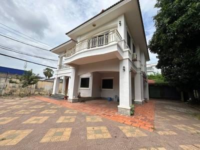 House and lot À vendre à Tuol Sangkae 2, Russey Keo, Phnom Penh