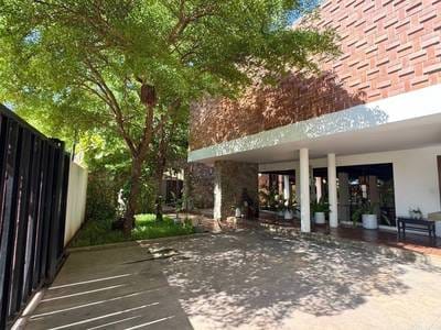 $850,000 Villa