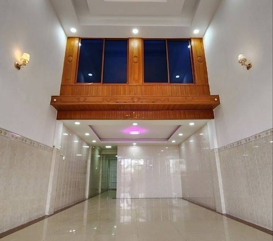 $100,000 Shophouse