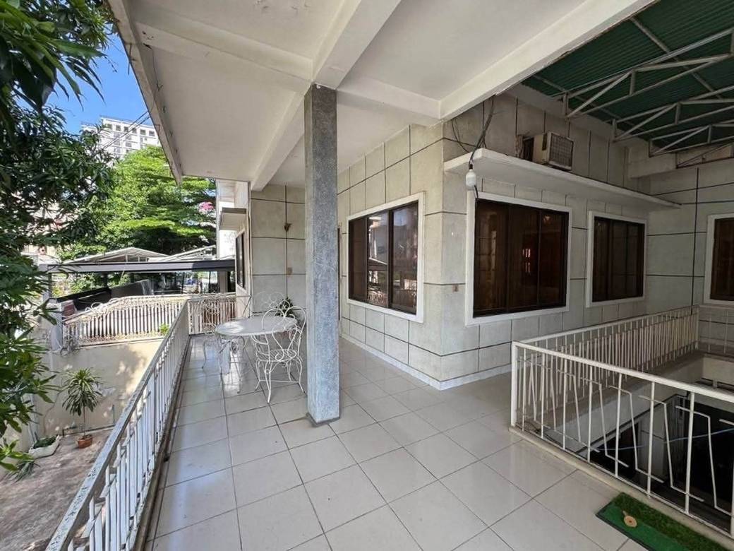 432 sqm Living Size Villa For Rent in Boeng Keng Kang