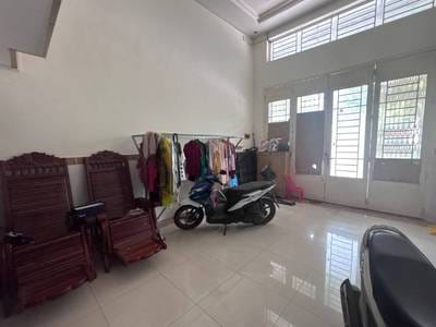 带1个停车位的House and lot出售