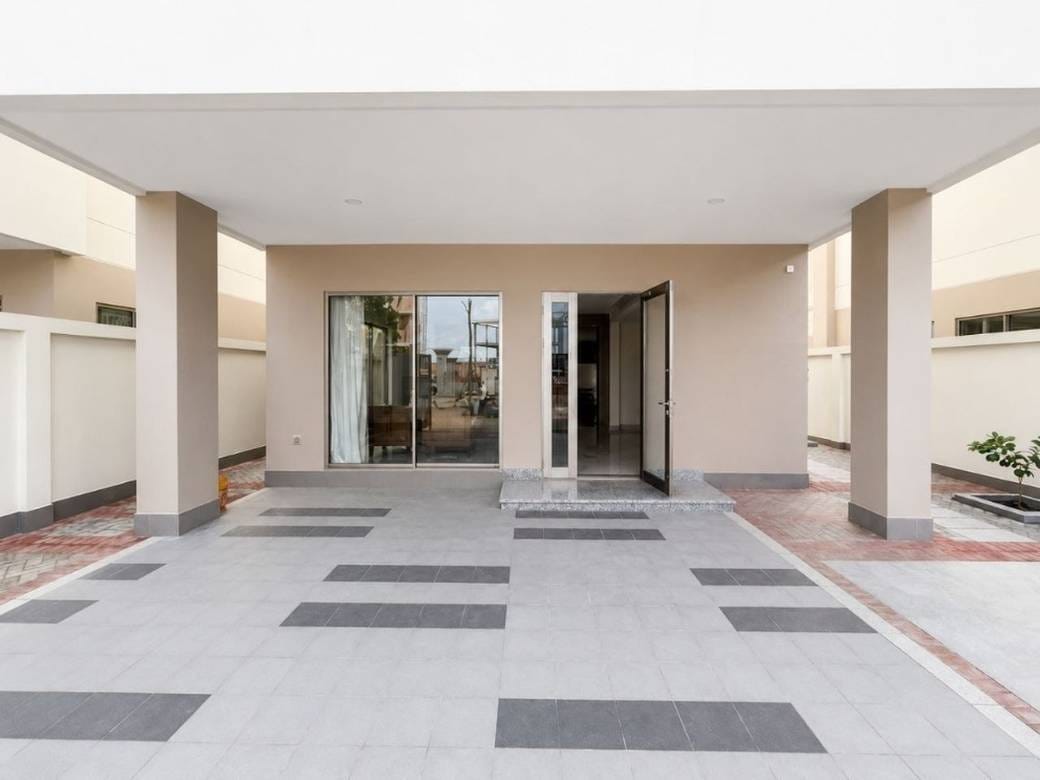 300 sqm Land Size Vila K pronájmu