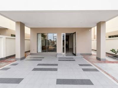 300 sqm Land Size Vila K pronájmu