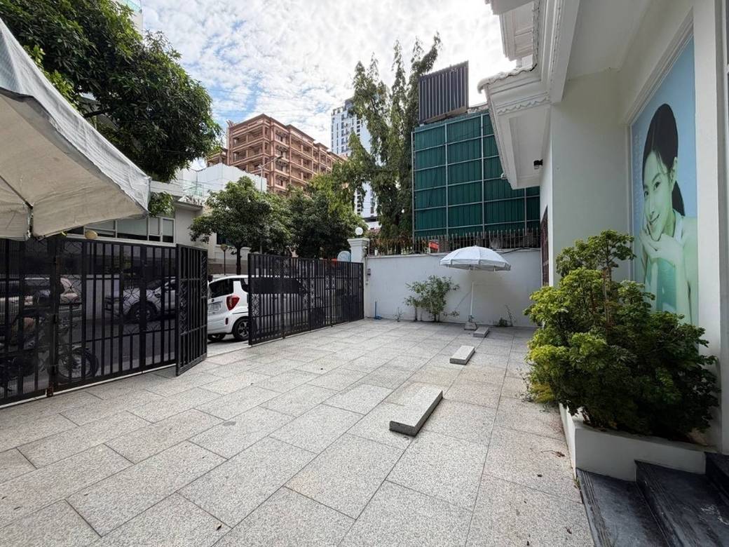 $3,700 Shophouse