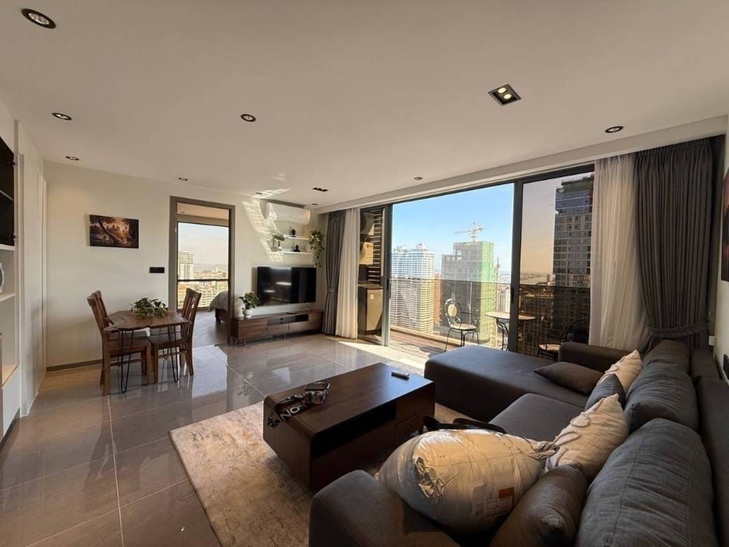 Time Square 306 | 3 Bedrooms Condo Na prodej for $280,000