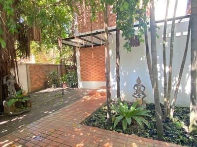 1,049 sqm Land Size Villa For Sale & Rent