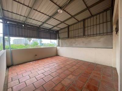 แฟลตเฮ้าส์ สำหรับขาย ใน Por Sen Chey $120,000