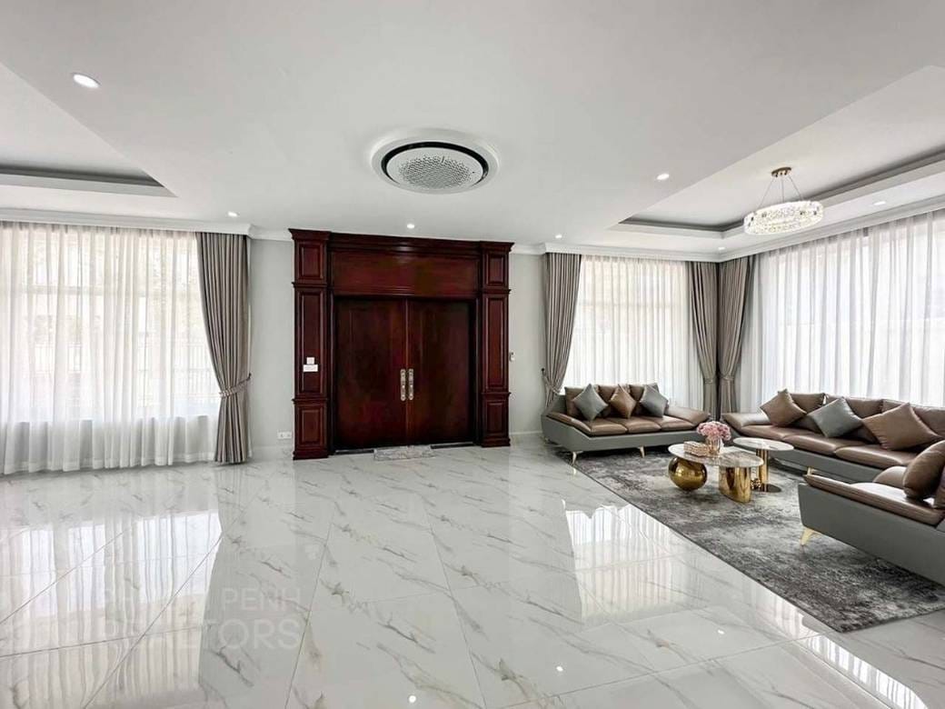 312.14平方米土地面积的别墅For Sale & Rent