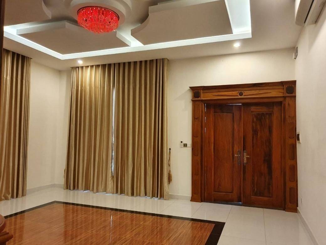 House and lot For Sale & Rent w Russey Keo $375,000