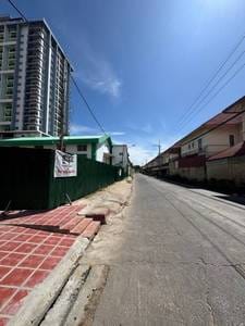 $1,300 Flat House
