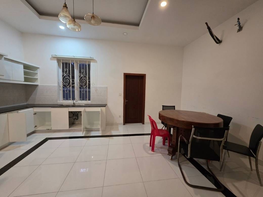 Vila K pronájmu in Chrang Chamres I, Russey Keo, Phnom Penh