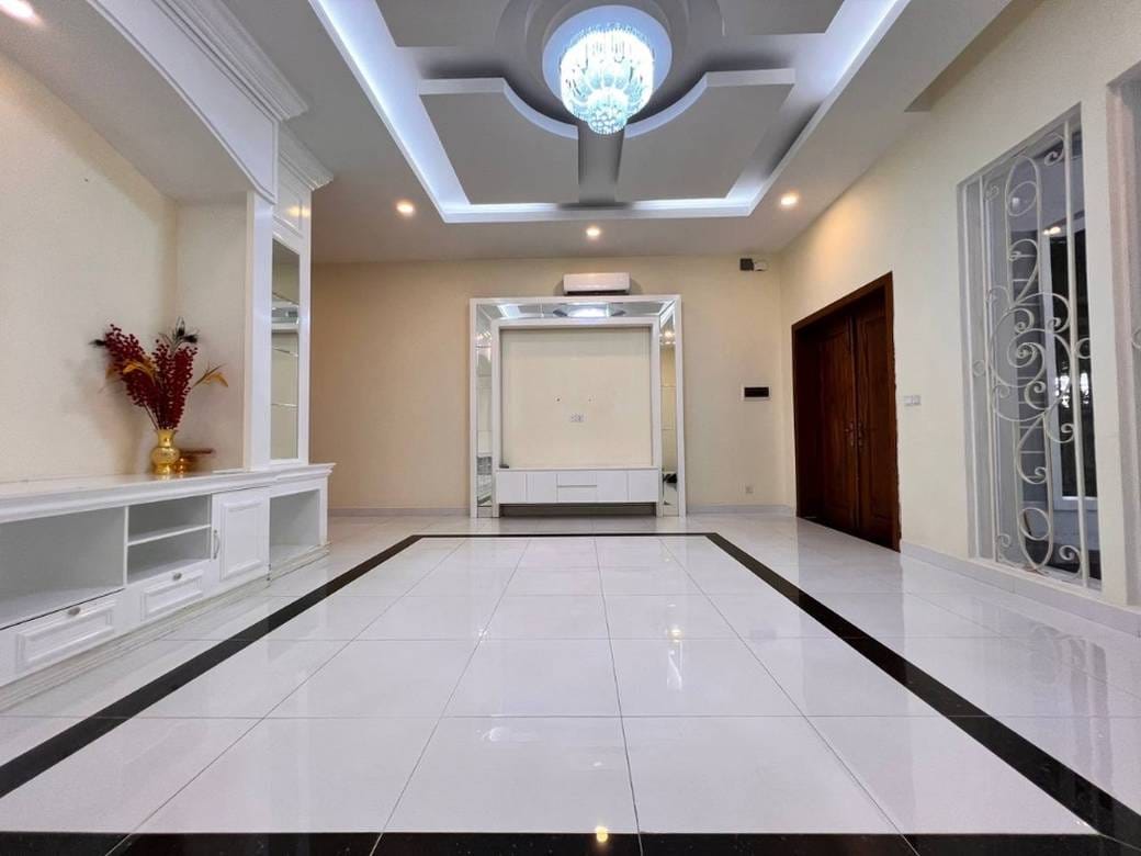 វីឡា តម្លៃ $800