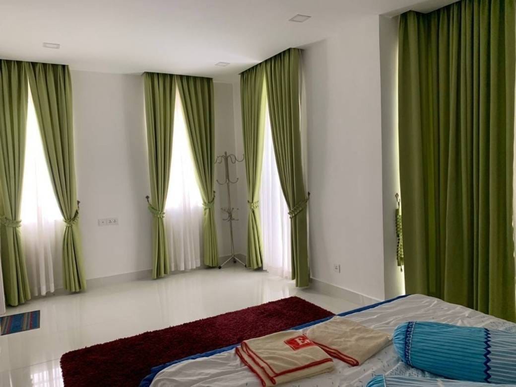 $350,000 Vila