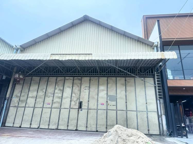 ឃ្លាំង សំរាប់លក់ នៅ Ou Baek K'am, Sen Sok, Phnom Penh