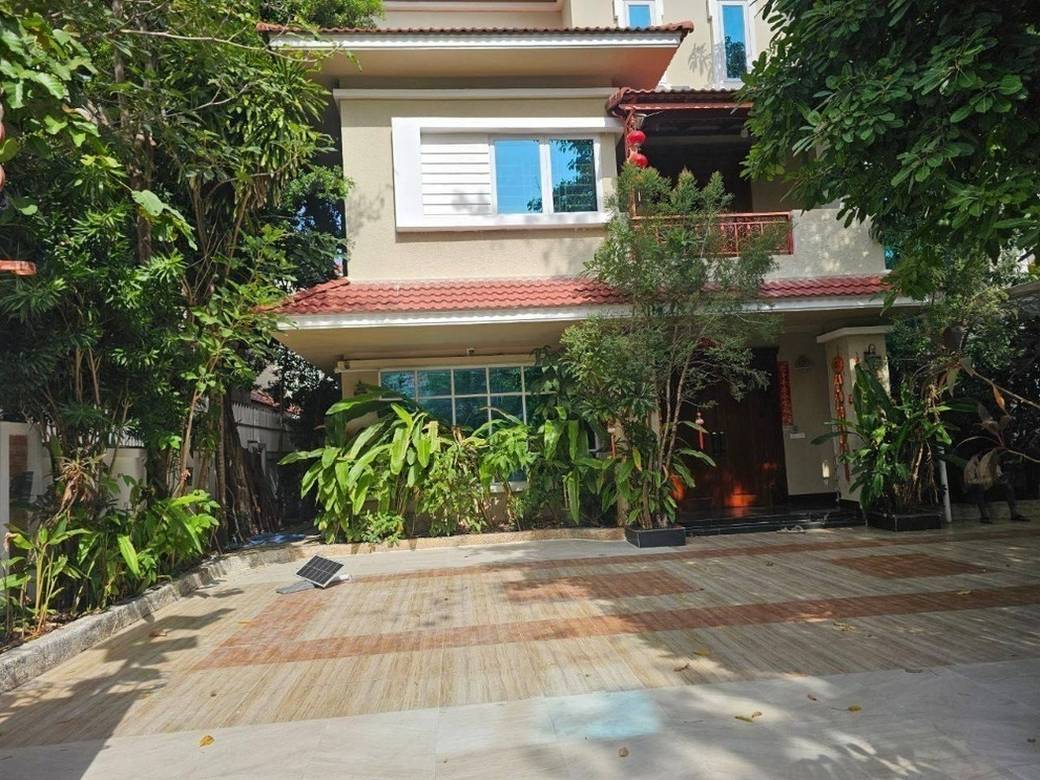 Vila K pronájmu in Russey Keo $2,500