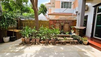 Chamkarmon224平方米使用面积双子别墅For Sale & Rent