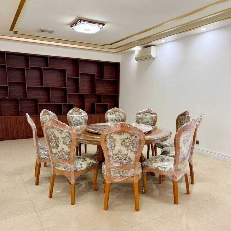Villa For Rent with 6 Parking Space
