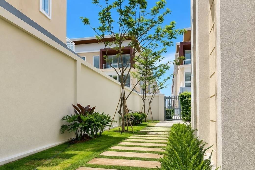 វីឡាភ្លោះ តម្លៃ $1,300