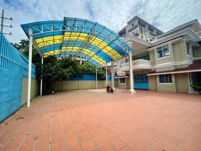 $2,000 Villa