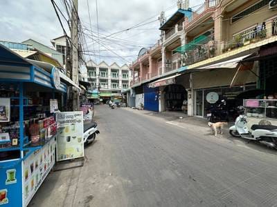 Meanchey177平方米使用面积联排住宅出售