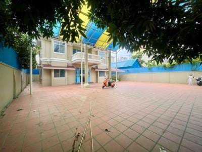 600 sqm Land Size Villa For Rent