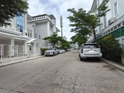$230,000 Dvojvila