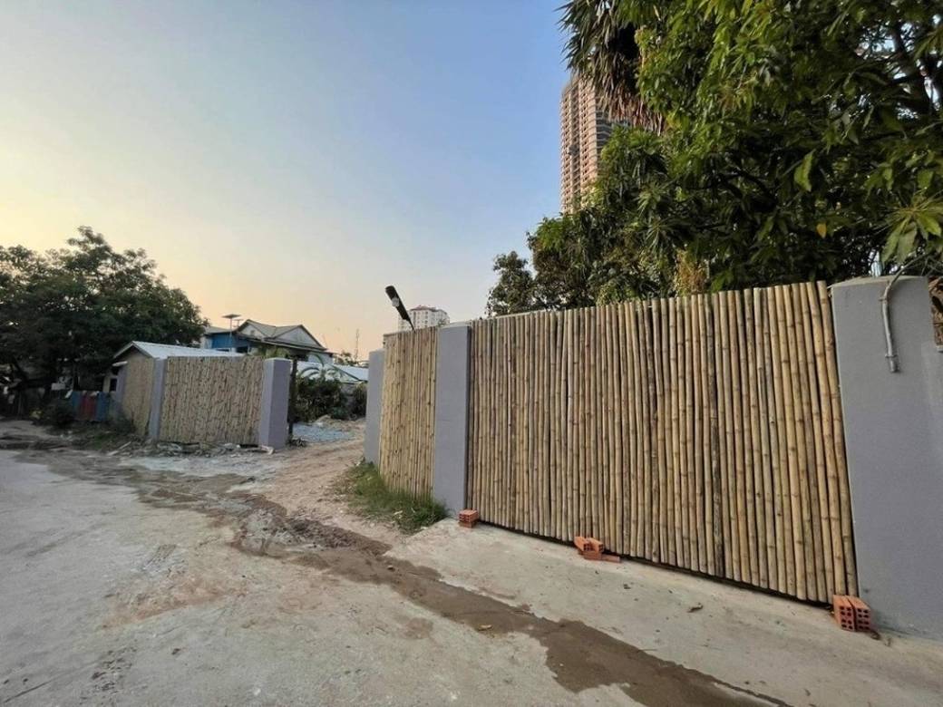 Pozemky Na prodej in Chroy Changvar $2,145,000