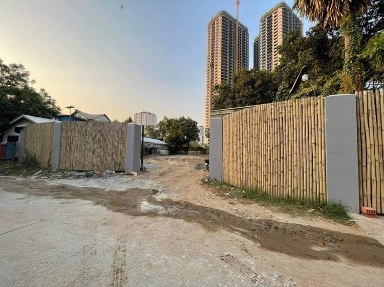 Land For Sale in Chroy Changvar, Phnom Penh