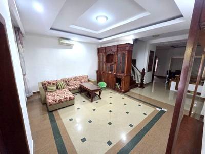 Willa Na wynajem o powierzchni mieszkalnej 234 m² w Chbar Ampov