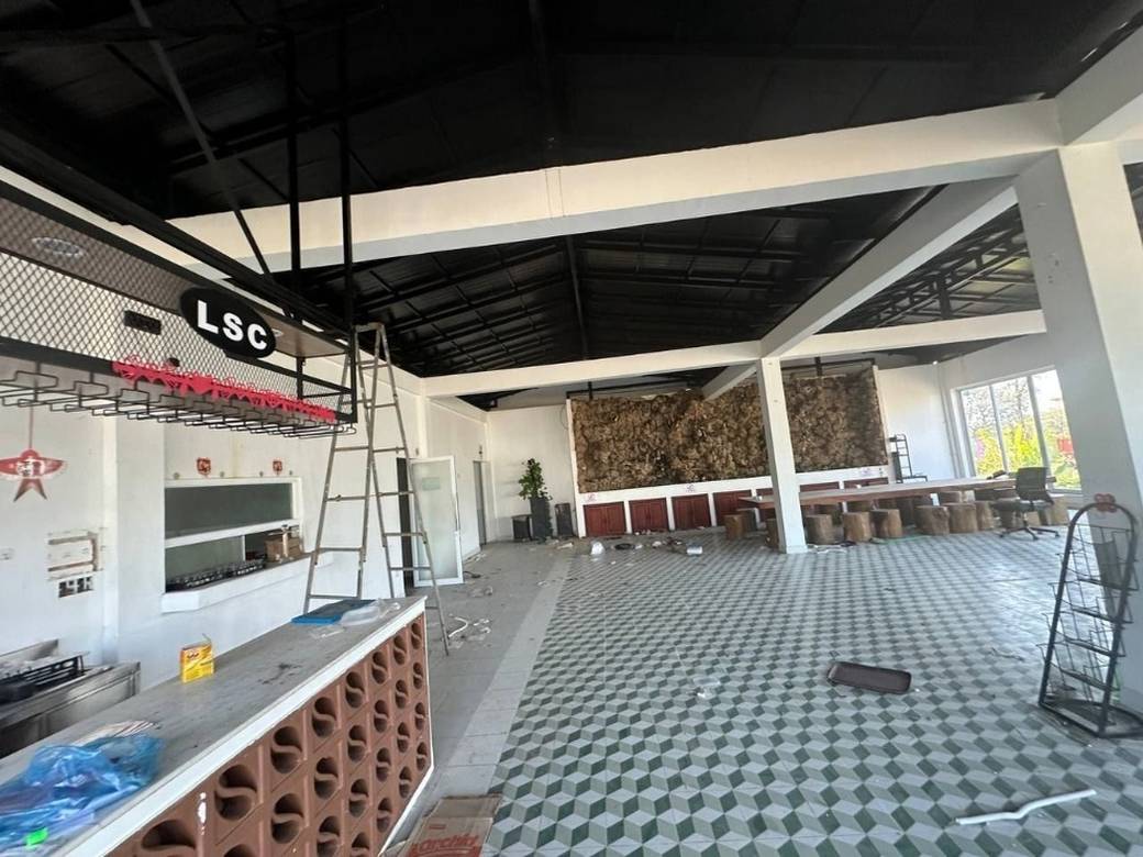 ร้านอาหาร ราคา $2,200,000