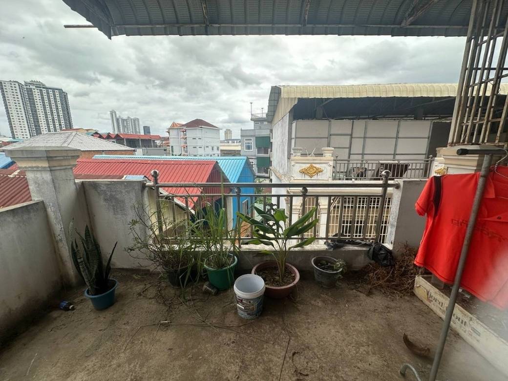 120 sqm Living Size Řadový dům Na prodej in Meanchey