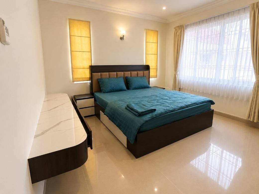 260 sqm Living Size Villa For Rent in Chamkarmon